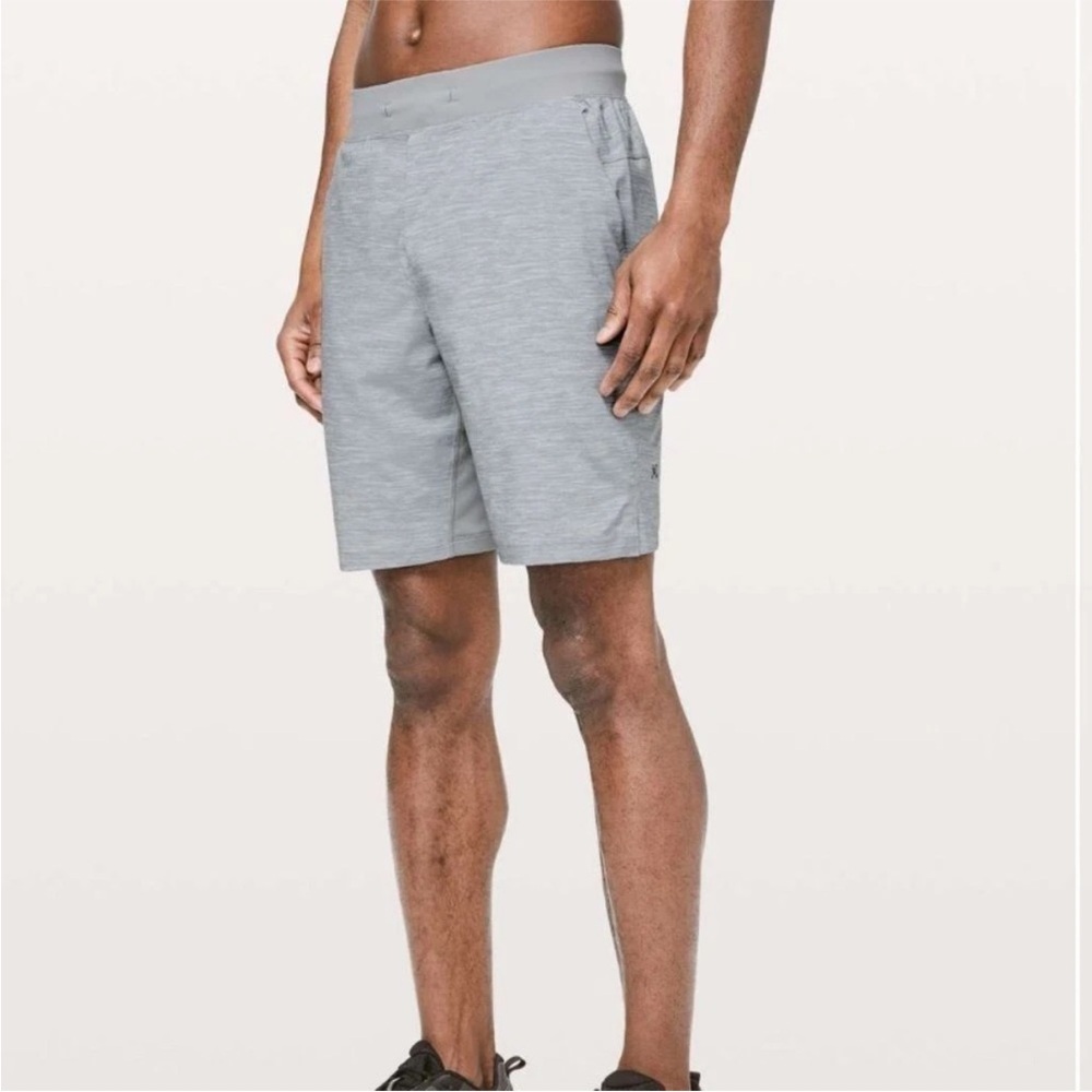 lululemon athletica Men's Light Heathered Gray Athletic Shorts Size Large